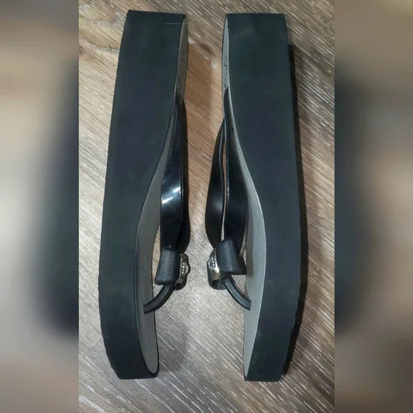 Brighton Sandals Flip flops Rubber Black Bow Rhinestone Silver Accent. Sz 9 - Picture 4 of 6